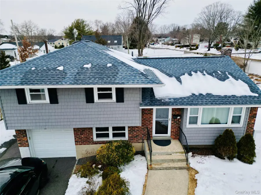 10 Kings Park Road, Commack, NY 11725 - #2