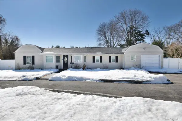 62 Bayside Avenue, Amityville, NY 11701