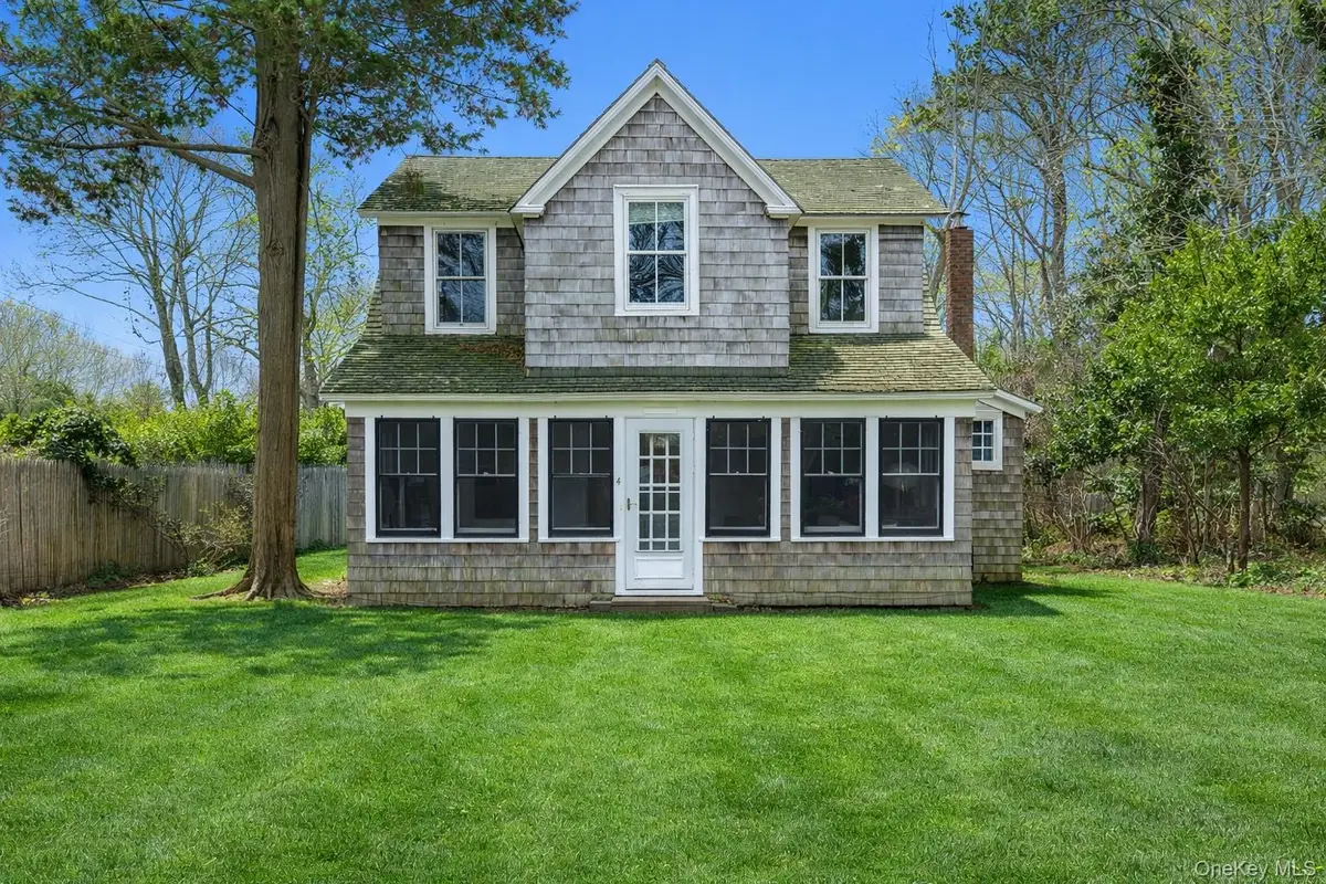 4 Weesuck Avenue, East Quogue, NY 11942 - #1