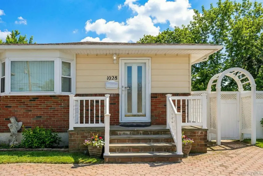 1028 Thomas Avenue, Baldwin, NY 11510 - #3