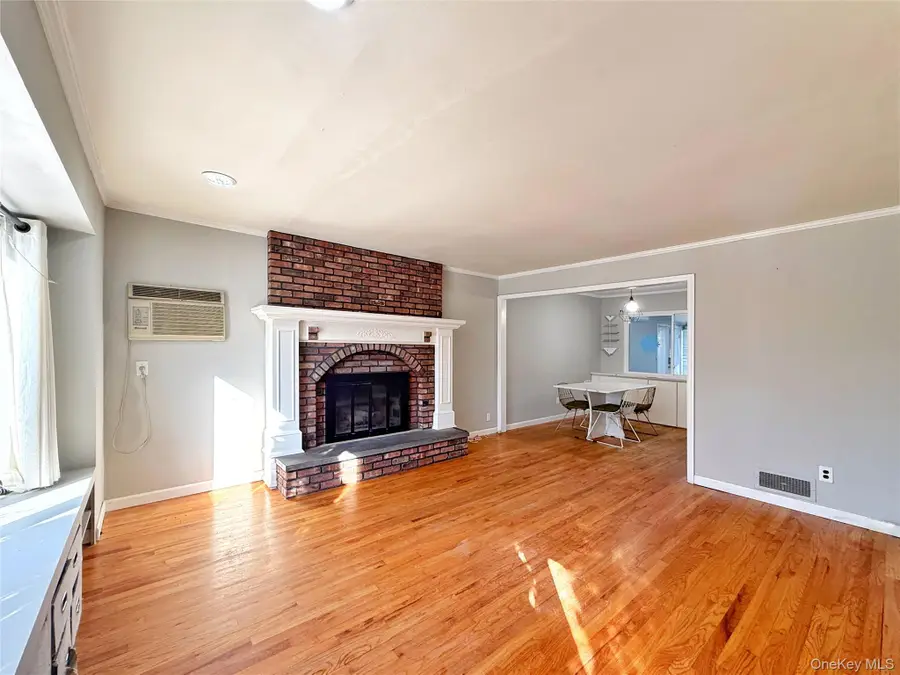 14 Willets Drive, Syosset, NY 11791 - #2