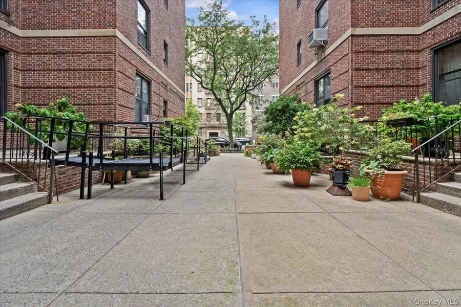 117 Seaman Avenue #4C, New York, NY 10034 - #3