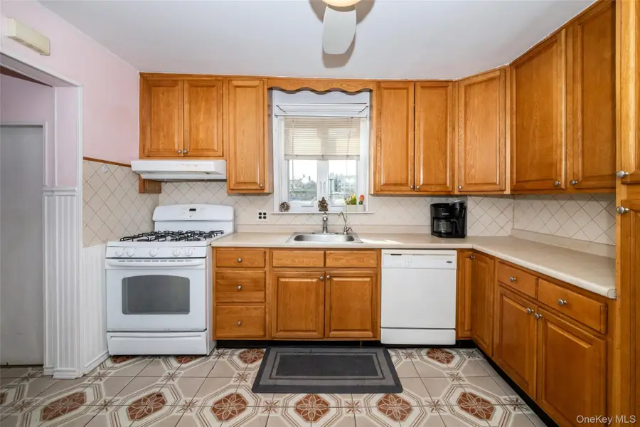 24 5th Avenue, New Rochelle, NY 10801 - #2