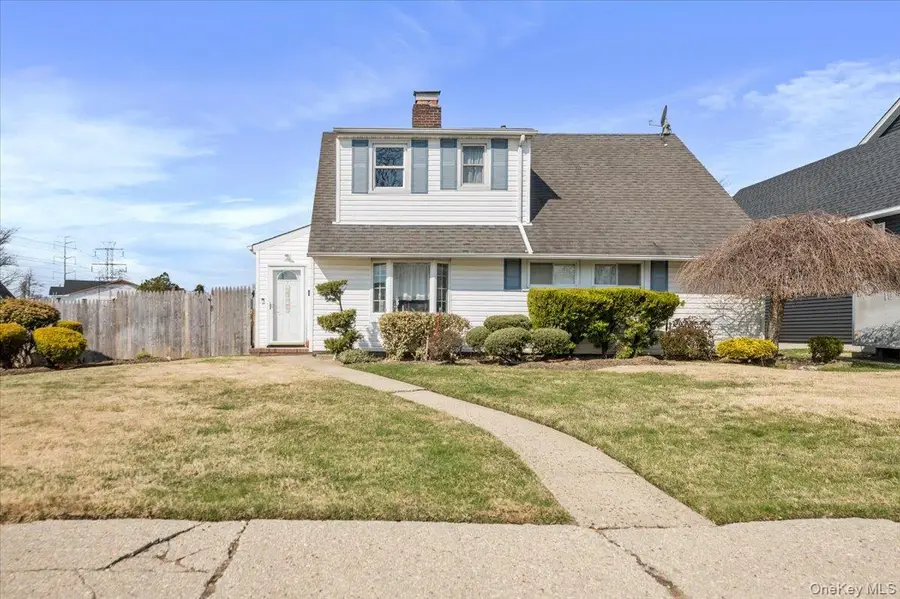 38 Celestial Lane, Levittown, NY 11756 - #2