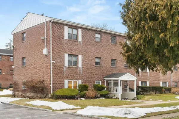 123 Park Avenue #A4, Amityville, NY 11701