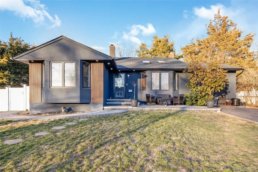 35 Crossway Drive, Deer Park, NY 11729 - #2