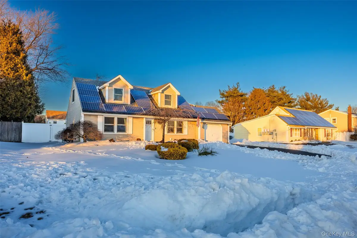 7 Woodbrook Drive, Ridge, NY 11961 - #1