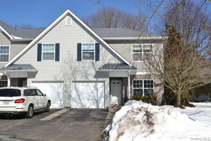 321 Medea Way, Central Islip, NY 11722 - #2