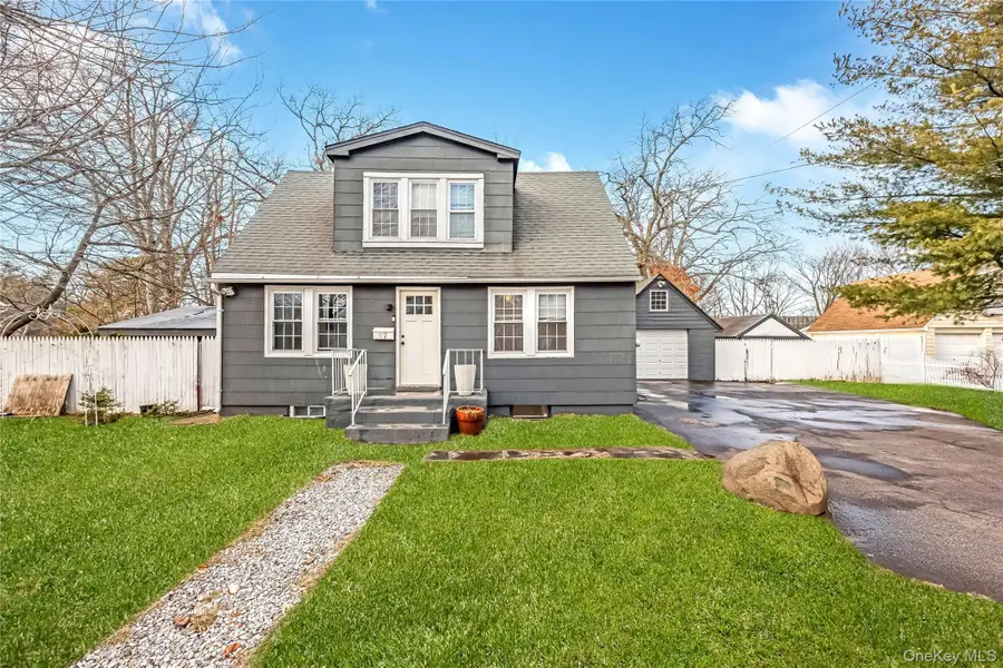 97 Berry Street, Lindenhurst, NY 11757 - #2