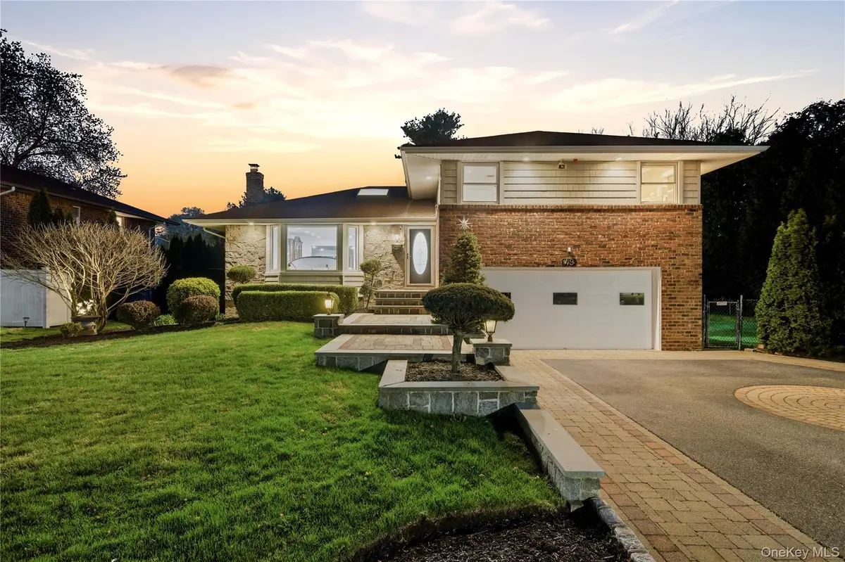 49 Canterbury Road, Woodbury, NY 11797 - #1