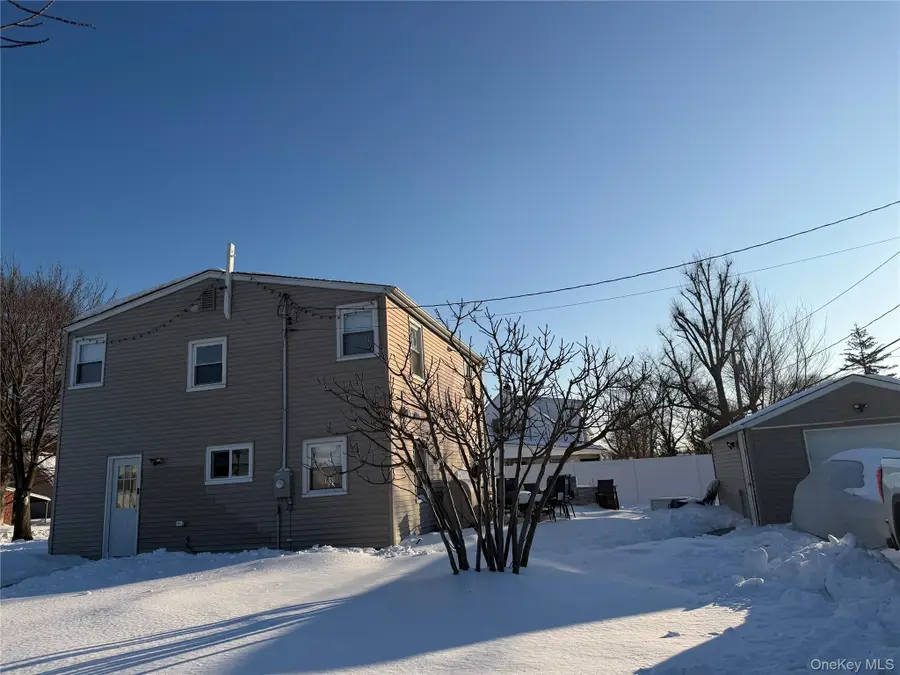 102 Old Farm Road, Levittown, NY 11756 - #3