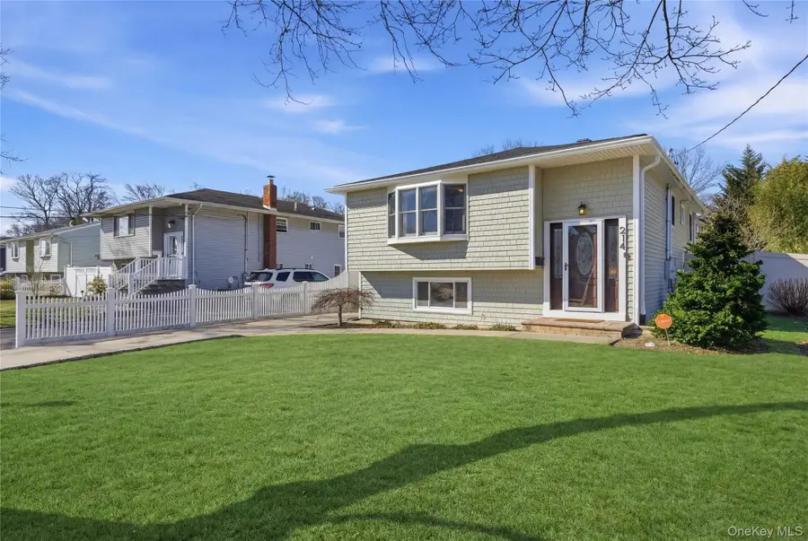 214 Ralph Avenue, Babylon, NY 11702 - #2