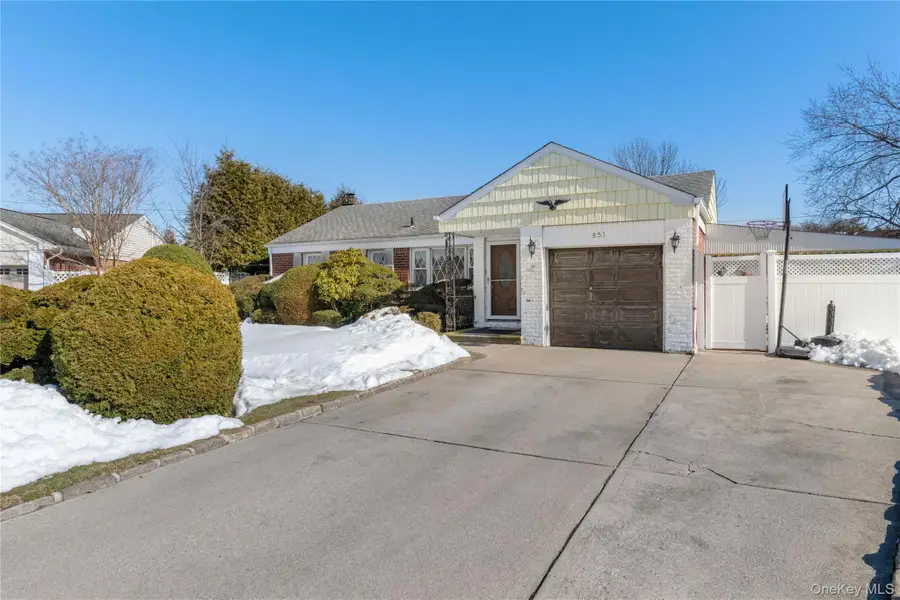 851 Hemlock Street, Franklin Square, NY 11010 - #2