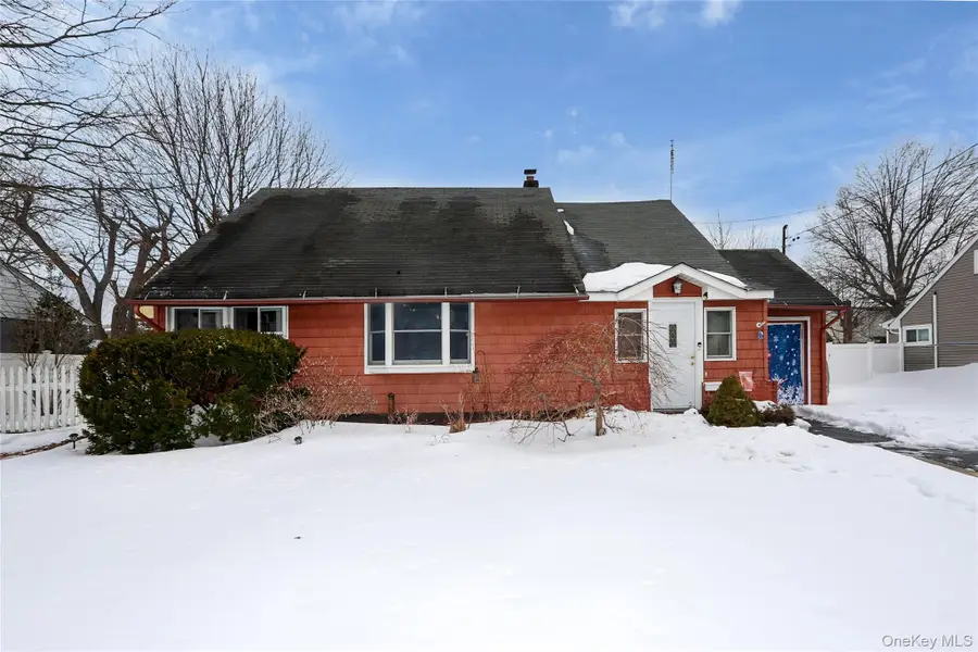 48 Pine Street, Hicksville, NY 11801 - #2