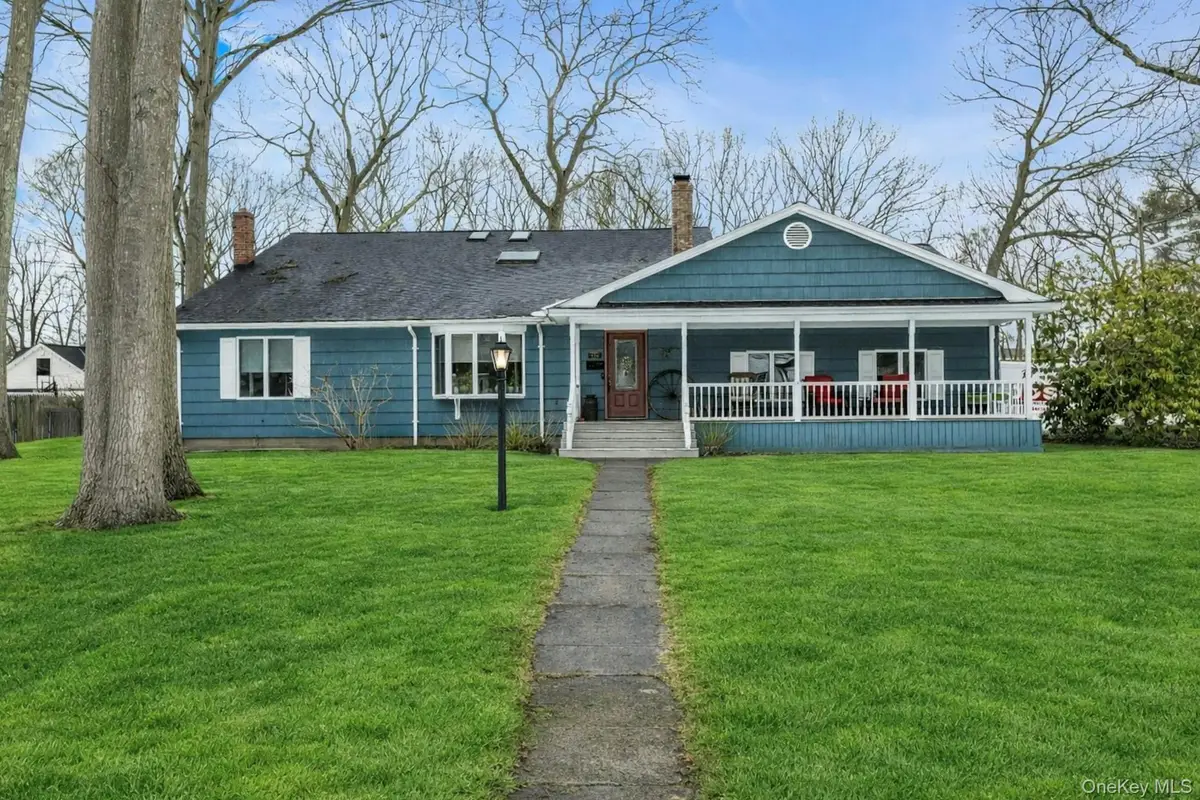 558 Gillette Avenue, Bayport, NY 11705 - #1