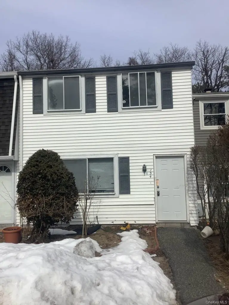 134 Hill Crescent, Calverton, NY 11933 - #1