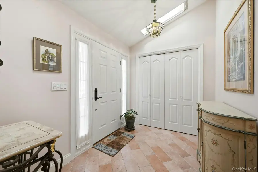 5 Shawmont Lane, Stony Brook, NY 11790 - #2