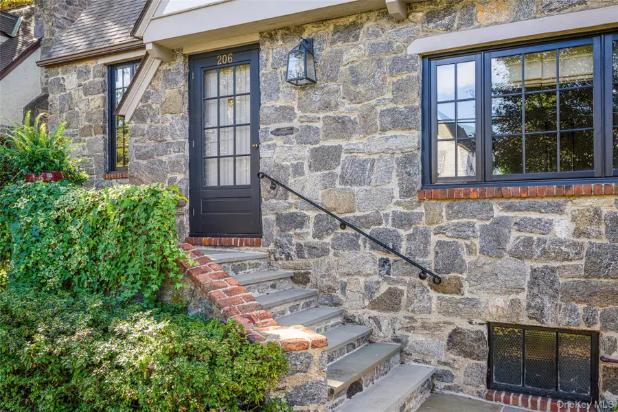 206 Knollwood Avenue, Mamaroneck, NY 10543 - #3