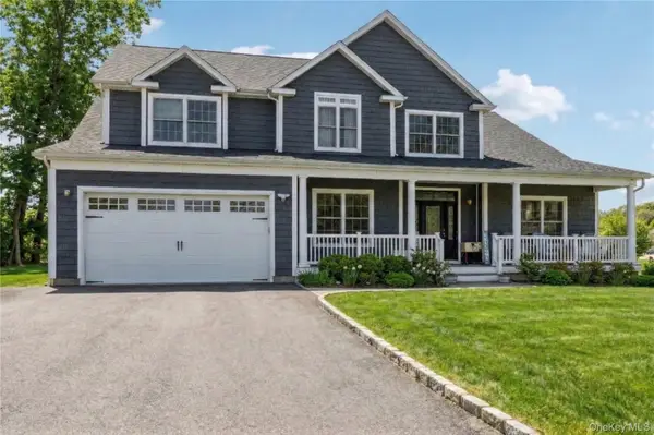 9 Saber Lane, Kings Park, NY 11754