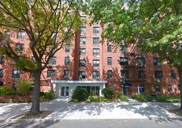 14015 Holly Avenue #4th FL, Flushing, NY 11355