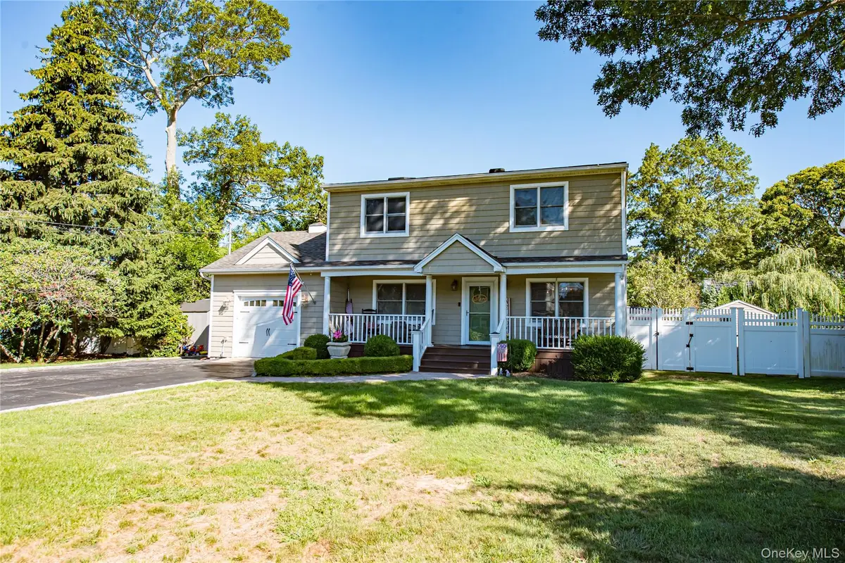 9 Donna Place, East Islip, NY 11730 - #1