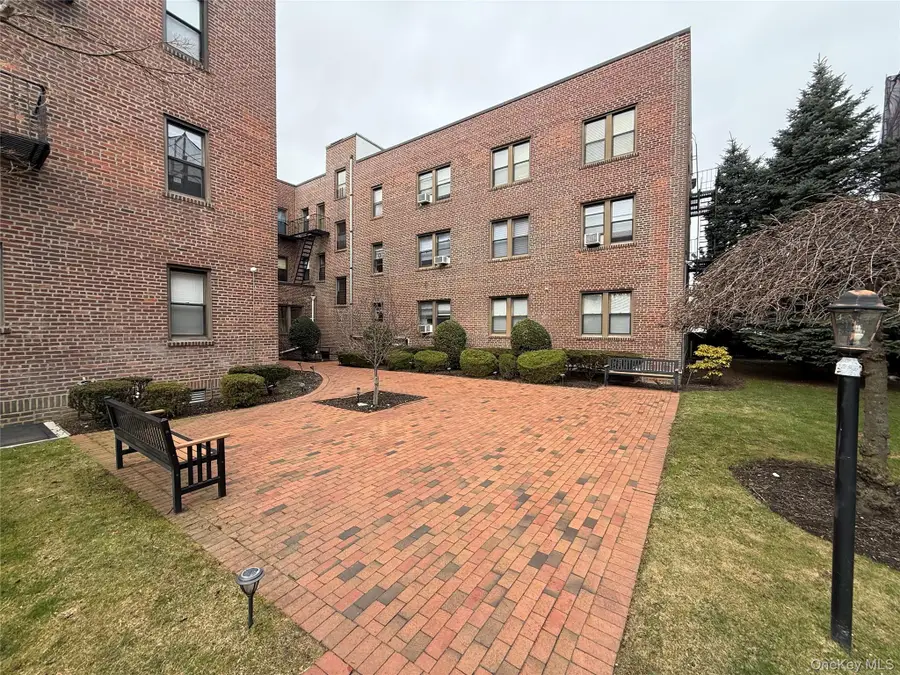 222 7th Street #2H, Garden City, NY 11530 - #2