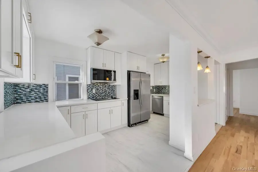 627 10th Avenue, New Hyde Park, NY 11040 - #3