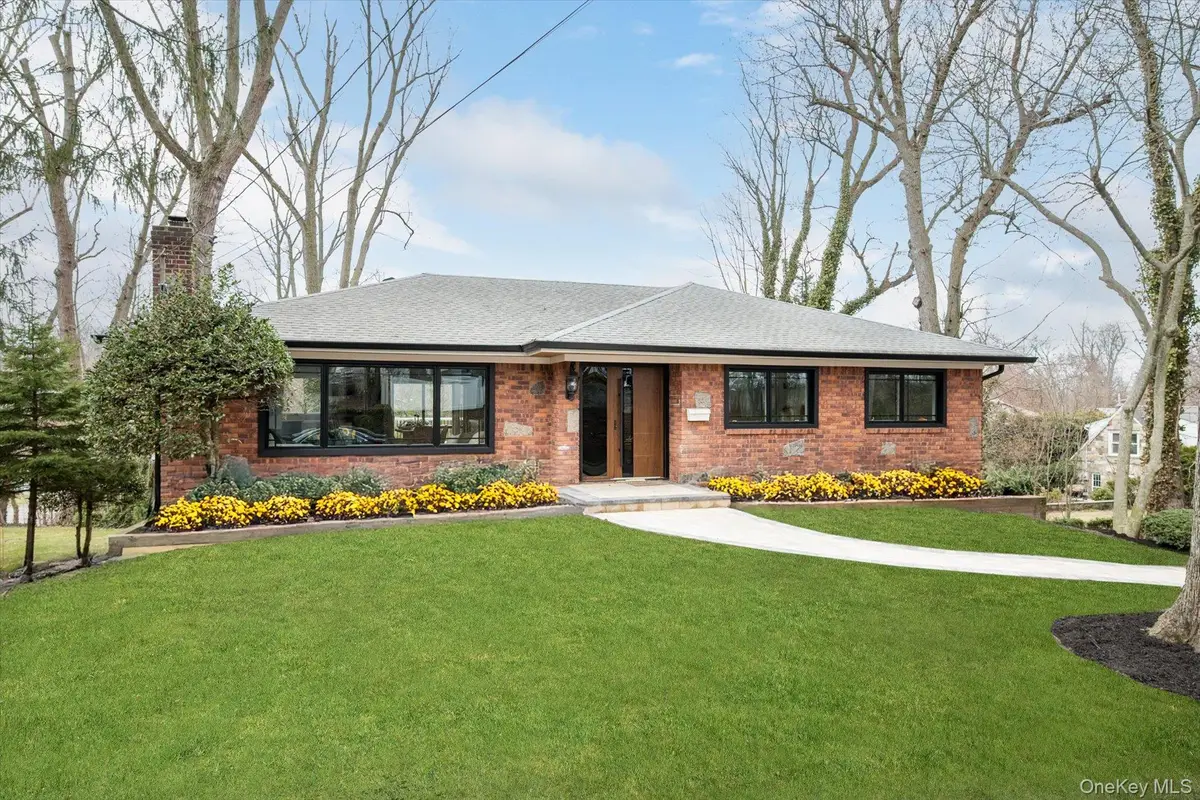 5 University Place, Great Neck, NY 11020 - #1