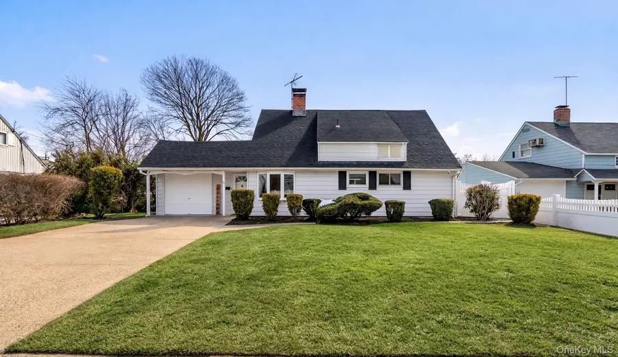 68 Summer Lane, Hicksville, NY 11801 - #2