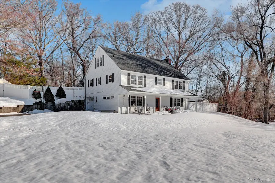 8 Noel Place, Smithtown, NY 11787 - #2