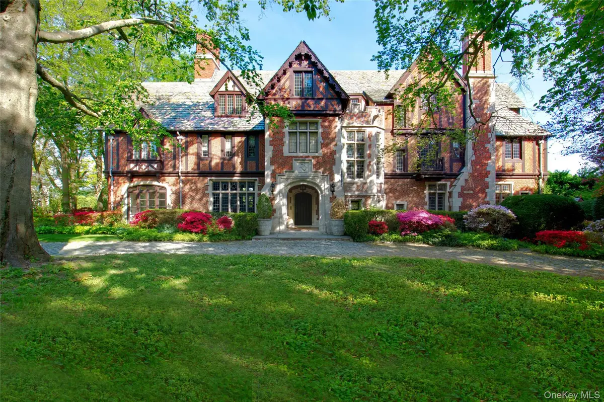 107 Bayview Road, Manhasset, NY 11030 - #1