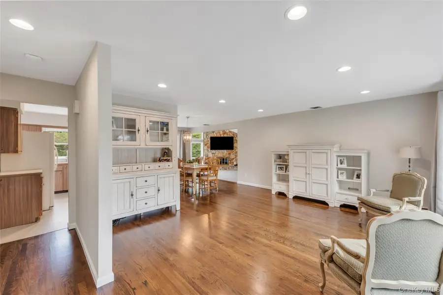 3 Cherrywood Drive, East Northport, NY 11731 - #3