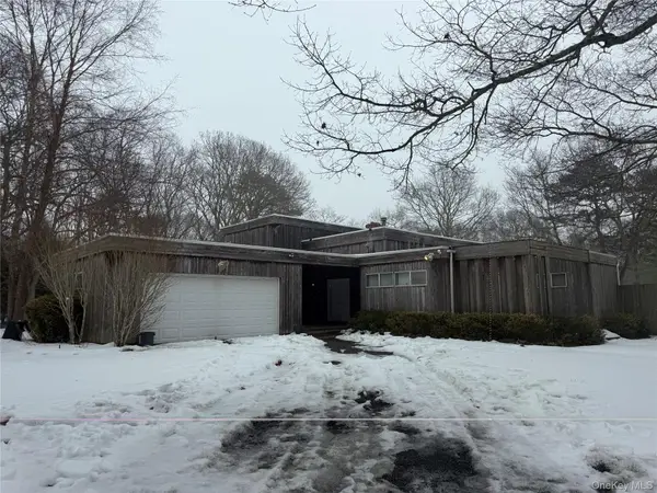 19 Fox Hollow Drive, East Quogue, NY 11942