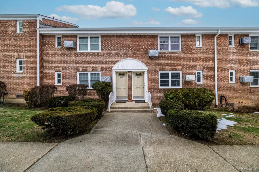 22930 Kingsbury Avenue #upper, Oakland Gardens, NY 11364 - #2