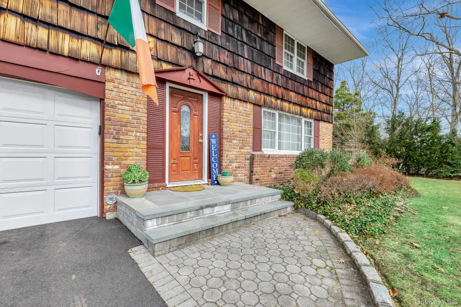 61 Hurtin Boulevard, Smithtown, NY 11787 - #3