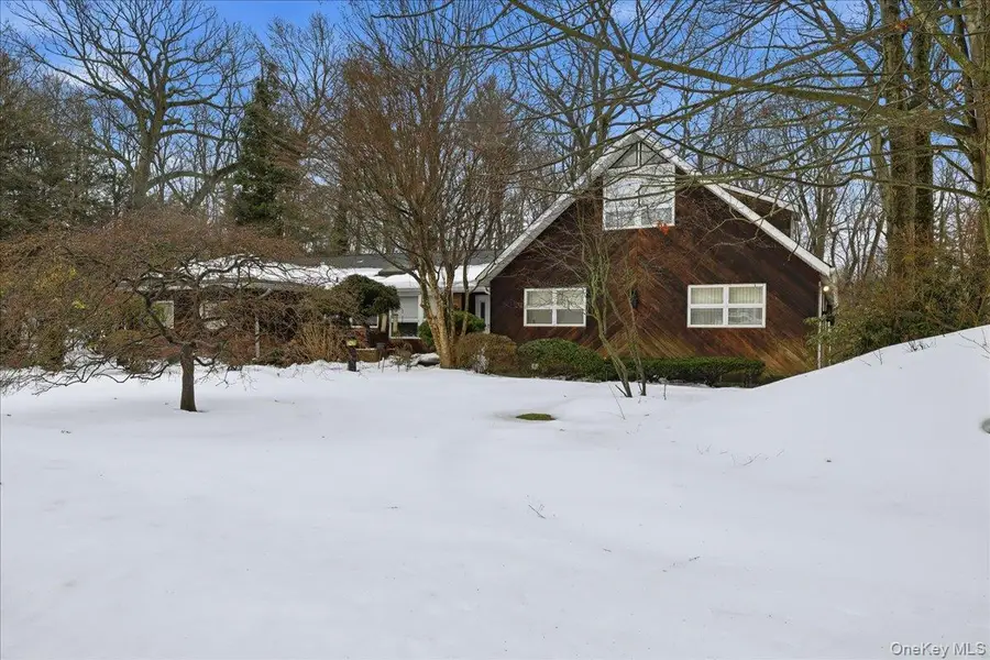 85 Hickory Drive, East Hills, NY 11576 - #3