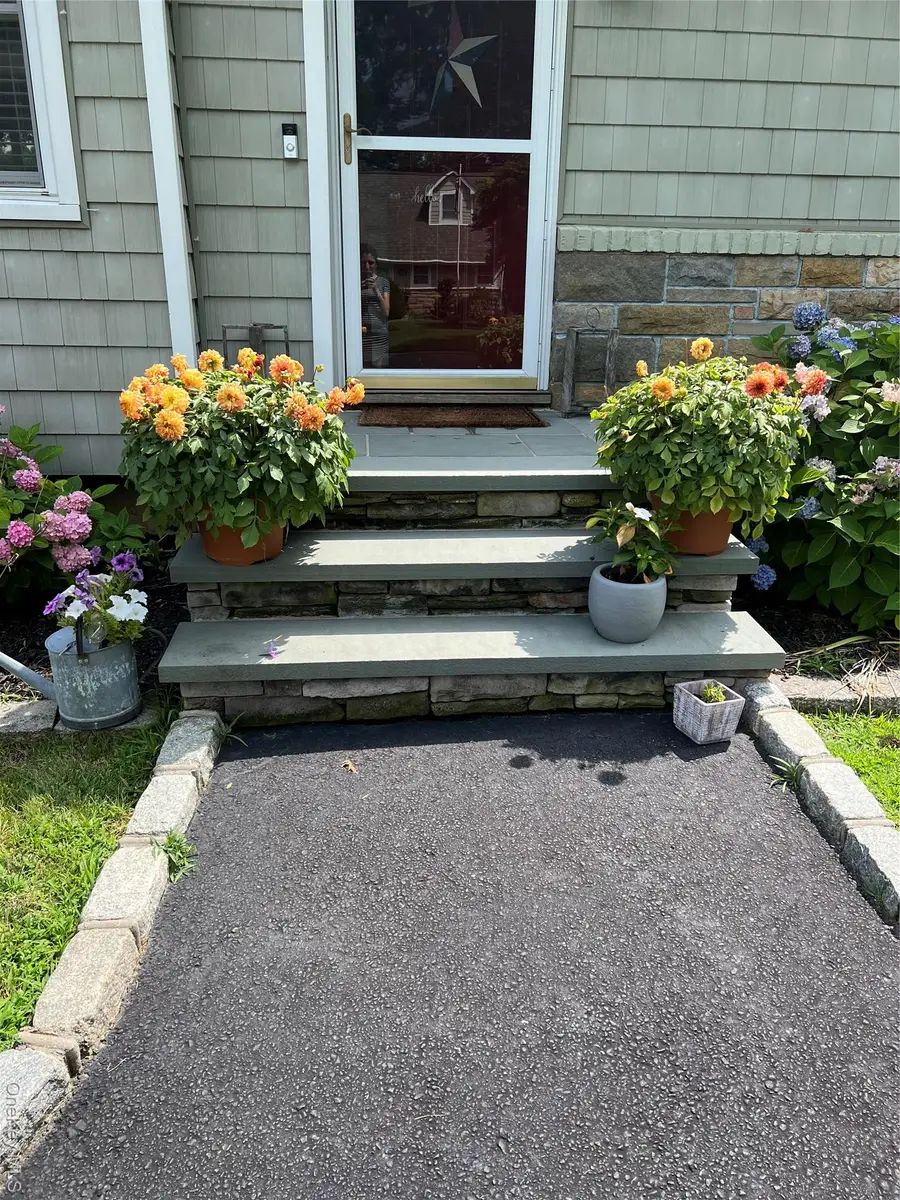 6 Robinson Street, Shoreham, NY 11786 - #2