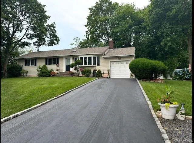 19 Hallock Court, Miller Place, NY 11764 - #1