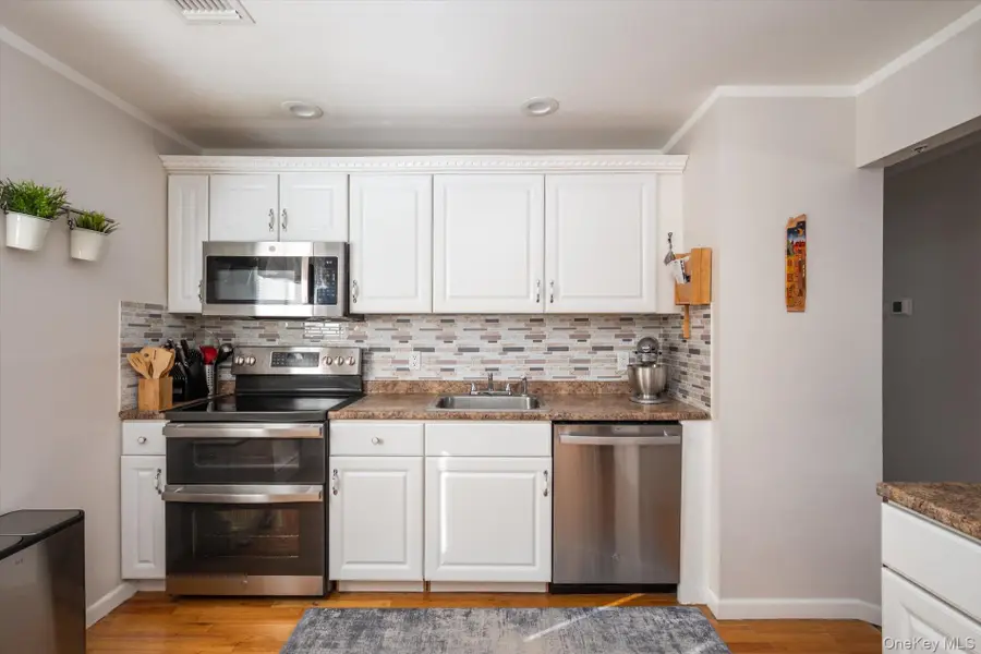 231 3rd Street, Lindenhurst, NY 11757 - #3