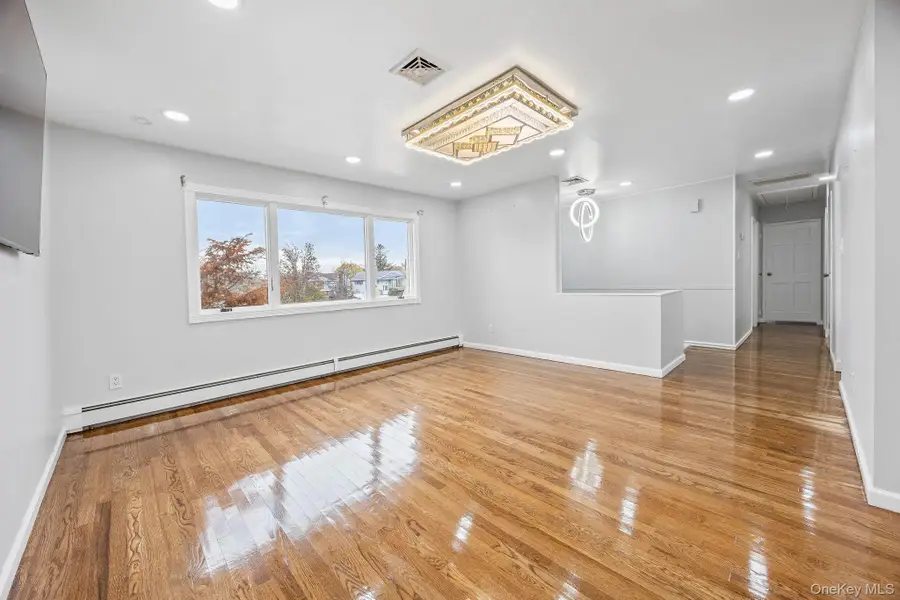 14 Hilton Court, Hicksville, NY 11801 - #3