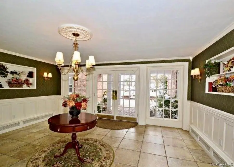 194 Smith Street #3E, Freeport, NY 11520 - #2