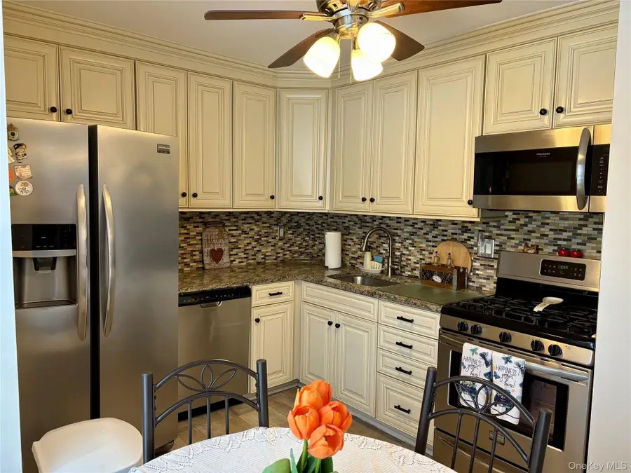 9 Willow Ct #9, Selden, NY 11784 - #2