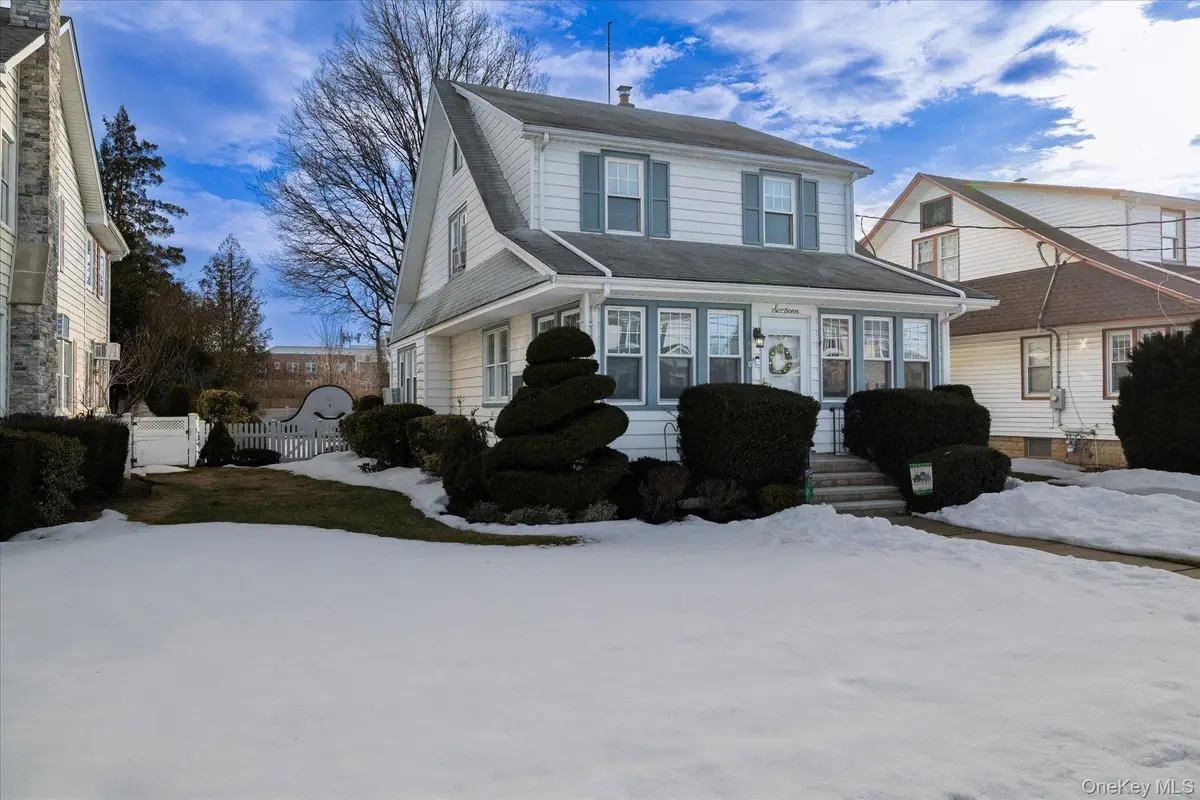 16 Denton Court, Rockville Centre, NY 11570 - #1