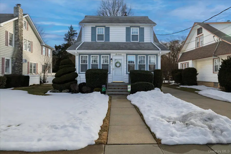 16 Denton Court, Rockville Centre, NY 11570 - #3