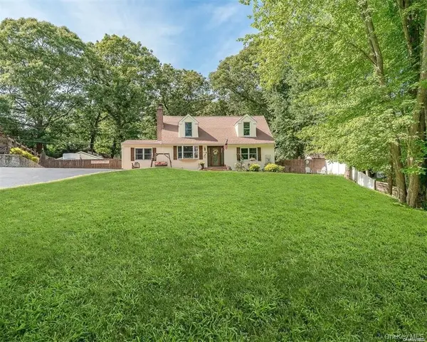 45 Croft Lane, Smithtown, NY 11787