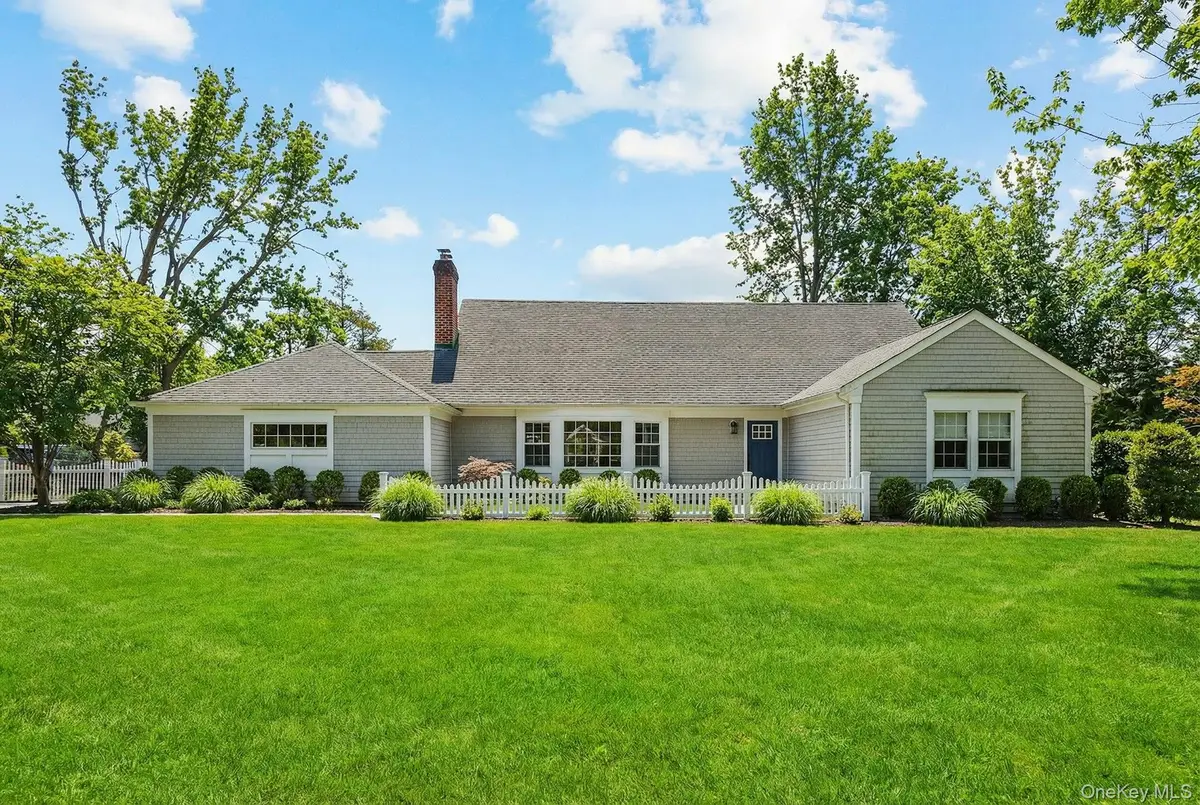 38 Hewlett Lane, Port Washington, NY 11050 - #1