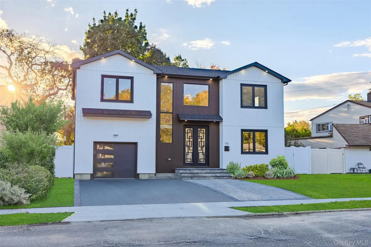 182 Friends Lane, Westbury, NY 11590 - #1