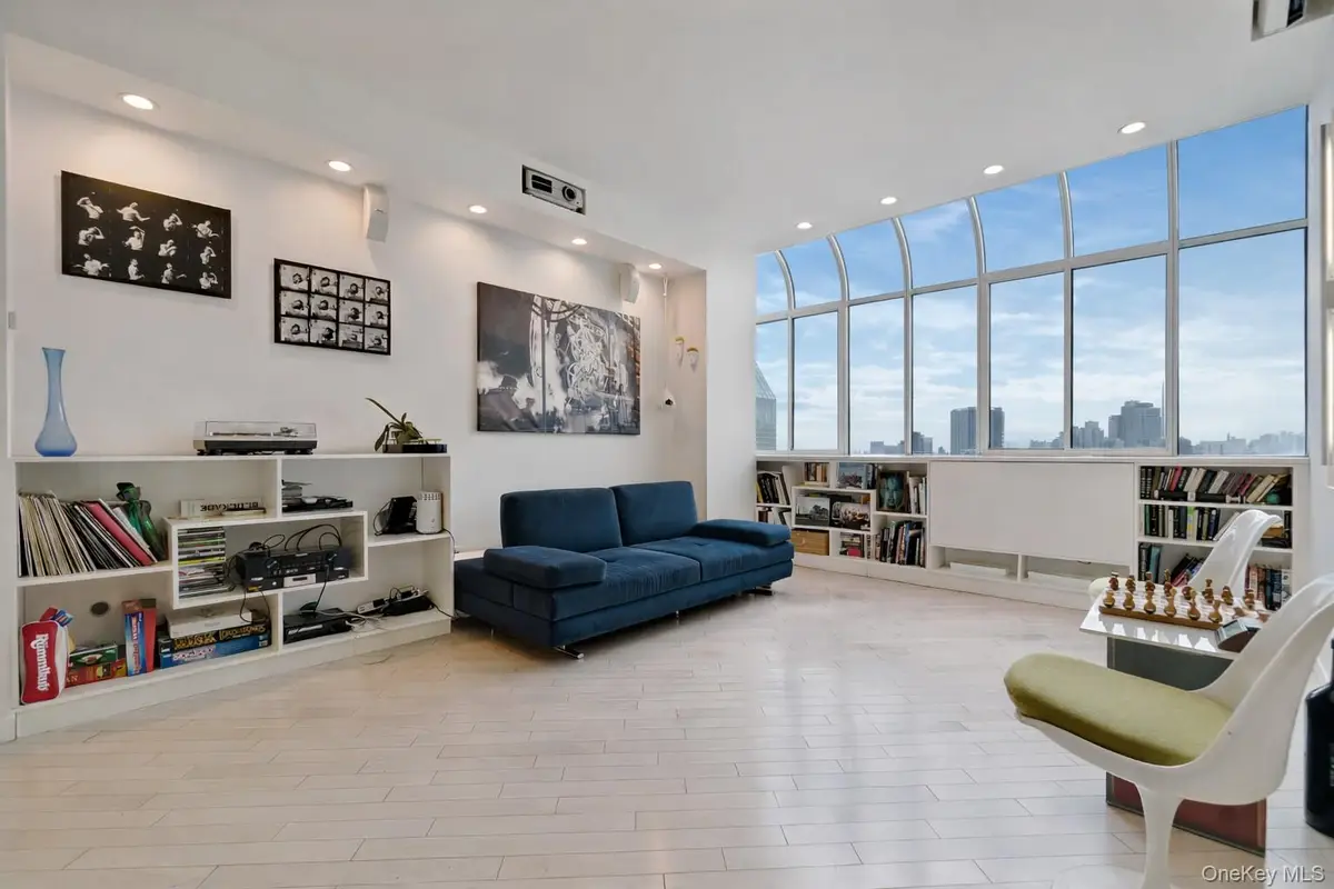 310 E 46th Street #PHT, Manhattan, NY 10017 - #1