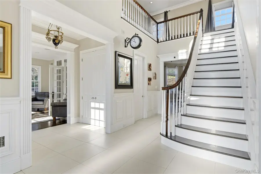 28 Dunlop Road, Huntington, NY 11743 - #3