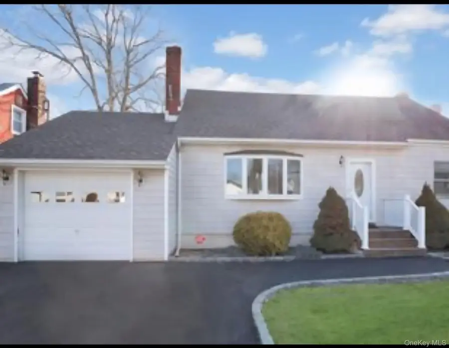 10 Bainbridge Avenue, Melville, NY 11747 - #3